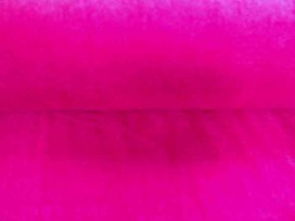 Een iets dunnere pinkkleurige velours, die rekt in de breedte. Polyester e.d.  1.60 mtr. breed