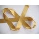 Goud kleurig satijnlint per rol van 25 meter. De prijs is per rol.  25 mm breed  100 % polyester
