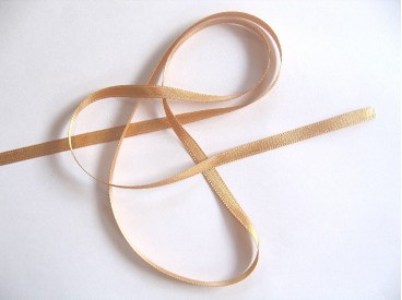 Satijnlint per rol van 25mtr.  Goud  6 mm