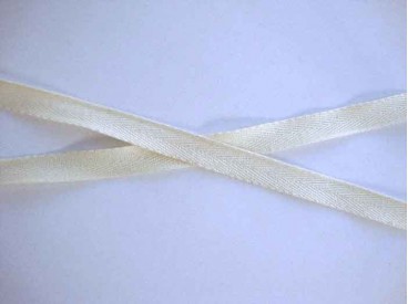 Wit keperband 10 mm breed.  De prijs is per meter, en "1" staat voor 1 meter.