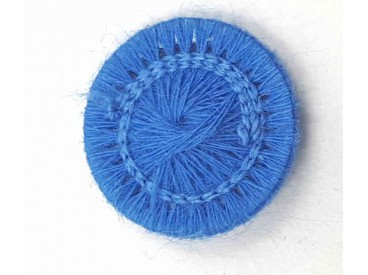 Kobalt kleurige opnaaibare pailletten.  Doorsnee 12 mm.  De prijs is voor 1 zakje met 10 pailletten