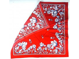 Boerenzakdoek rood met tulpen. Omgezoomd, dus kant en klaar.  100% katoen  Circa 50 x 50 cm