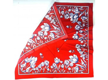 Boerenzakdoek rood met tulpen. Omgezoomd, dus kant en klaar.  100% katoen  Circa 50 x 50 cm