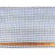 Een met kobaltkleurige boerenbont ruit bedrukte canvas, die iets wat stug aanvoelt.  Het ruitje is 7 x 7 mm. 100% katoen 1.50 mt