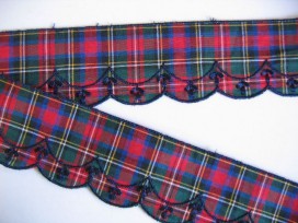 Sierkant Schotse ruit met zwart borduursel stukje van 170cm