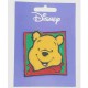 Een Winnie the Pooh applicatie,  met een afmeting van  6 x 6 cm.   Opstrijkbaar. Winnie als pasfoto. 