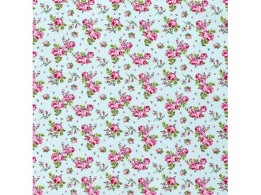 Een mintgroene poplin/katoen met roze/rode roosjes. 100% Katoen 1.45 mtr. br. 110 gram p/m2