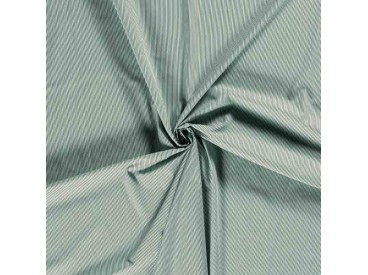 Een mintgroen/oudgroene lengtestreep.. De streep is 2 mm. breed.. 100% Katoen 1.45 mtr. br. 110 gram p/m2