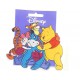 Een Winnie the Pooh applicatie,  met een afmeting van  11 x 10 cm.   Opstrijkbaar Winnies big hug
