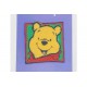 Een Winnie the Pooh applicatie,  met een afmeting van  6 x 6 cm.   Opstrijkbaar. Winnie als pasfoto. 