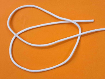 Koord wit.  Doorsnee circa 3,5 mm  Katoen/polyester  De kleur is door en door hetzelfde