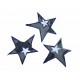 Een opstrijkbare ster applicatie leger met een witte ster. Doorsnee 6 cm. Zwart-grijs met wit sterretje en koningsblauwe rand,