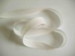 Offwhite katoen biaisband van 2 cm. breed.