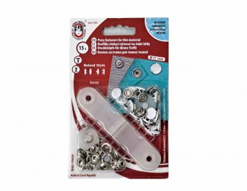 Inslag drukknoop gekleurd . Witte inslagdrukkers. 15 stuks met een doorsnee van 10.5 mm. 