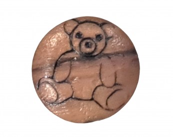 Houten knoop op een steeltje met beer ingebrand 18mm