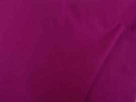 Fuchsia kleurige joggingstof. Deze sweatstof is ook een heel geschikte stof voor huispakken.  80%co/20%pe  1.50 mtr.br.  245 gra