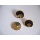 Goudkleurige metalen damesknoop. Donkerbruine knoop met zilveren glitter. Doorsnee 18 mm.