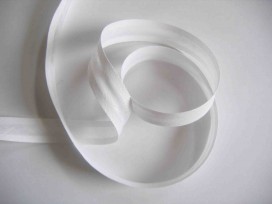 Wit katoen biaisband van 2 cm. breed.