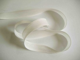 Offwhite katoen biaisband van 2 cm. breed.