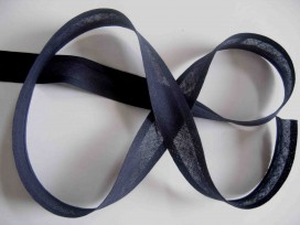 Marine biaisband van 2 cm breed  100 % katoen  De prijs is per meter en "1" staat voor 1 meter