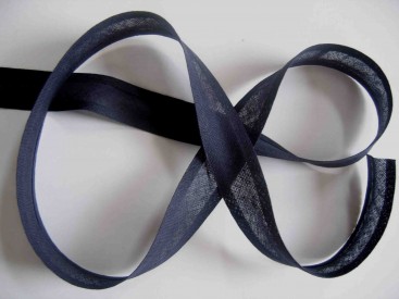 Marine biaisband van 2 cm breed  100 % katoen  De prijs is per meter en "1" staat voor 1 meter