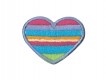 Regenboog applicatie Hartje  Een opstrijkbare applicatie van 4 x 4 cm.