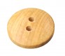 Houten knoop glad, 2 gaats  Doorsnee ongeveer 17,5 mm.  Heel lichtbruine tinten met nerven. 