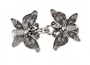Vestsluiting oudzilver met stevige knijpers  Vlinder met mini stipjes  Metaal  Afmetingen:  ongeveer 55 x 36