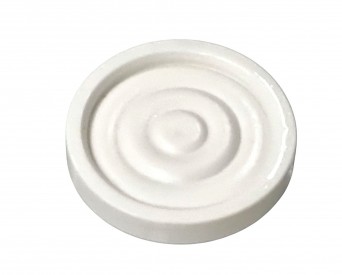 Een witte kunststof knoop met cirkels  Doorsnee ongeveer 15 mm.  1 gat aan de onderkant