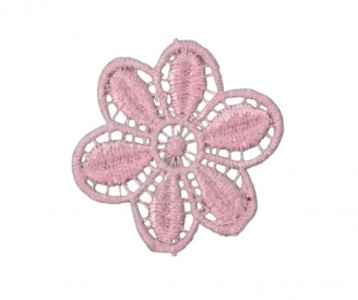 Een opnaaibare zachtroze bloemapplicatie met een doorsnee van 50 mm  Prijs per stuk.