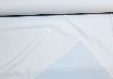 Lichtblauwe stretch jeans.  48% katoen, 48% polyester,  4% elastan  1,40 mtr breed  280 gram p/m2