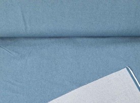 Een mooie midden jeansblauwe stretch jeans.  48% katoen, 48% polyester,  4% elastan  1,40 mtr breed  280 gram p/m2