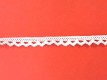 Wit kantklos kant van 11 mm. breed  100% katoen