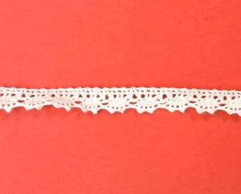 Ecru kantklos kant van 10 mm breed  100% katoen
