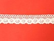 Katoen kant Creme lijkt gehaakt  20 mm breed