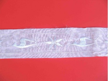 Wit katoen kant met hert en bloem 35 mm. 926