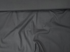 Batist stof zwart. Heel geschikt voor laagjes kleding of als voering te gebruiken. 100 % katoen 70 gram/m2  140-150 cm breed