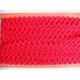 Zigzagband rood  Breedte ongeveer 9 mm. (Gemeten aan de buitenkant van de boogjes)  De golf is ongeveer 4 mm breed.  100% poly
