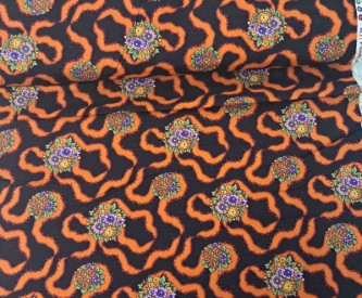 Rowan & Westminster  Zwarte quiltkatoen met oranje krinkel en bloem.  100% katoen  1.14 mtr.br.  Eerst wassen met koud water.