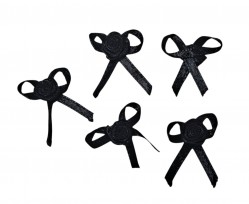 Zwart roosstrikje opnaaibaar  Ongeveer 20 x 25 mm  Deze roos/strikjes worden per stuk verkocht