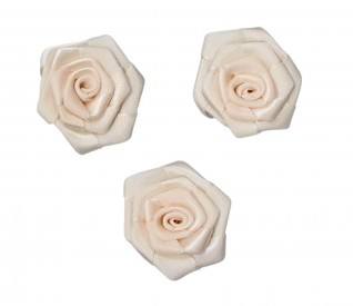 Corsage. Een antique witte opnaaibare roos applicatie  Doorsnee ongeveer 30 mm  Deze roosapplicaties worden per stuk verkocht