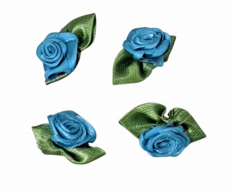 Opnaaibare bloemapplicatie  Aqua roosje met groen bladvormig strikje  Ongeveer 30x15 mm.  Worden per stuk verkocht