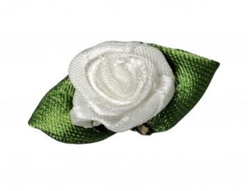 Opnaaibare bloemapplicatie  Wit roosje met groen bladvormig strikje  Ongeveer 30x15 mm.  Worden per stuk verkocht