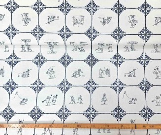 Linnen Delftsblauw met zwarte oud Hollandse kinderspelen. De ruit is 10 x 10 cm. 100% Linnen 1.40 mtr.br.