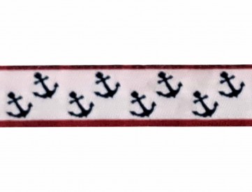Sierband met rode rand en blauwe ankers op witte achtergrond  Breed:  12 mm