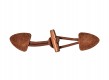 Houtje/touwtje sluiting.  Cognac.  Ongeveer 15 x 4 cm.  Kunstleer.  Katoen/polyester touw.  Kunststof knoop