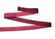 Elastisch vouwtres biaisband.  Donkerrood.  20 mm breed  Elastisch biaisband wordt gebruikt om rekbare stoffen af te werken.