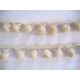 Sierband met pompom bolletjes Creme