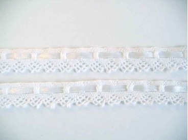 Gekleurd kant met satijnlint  Wit  2cm breed