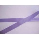 Lilakleurig satijnlint dubbelzijdig van 15 mm. breed.